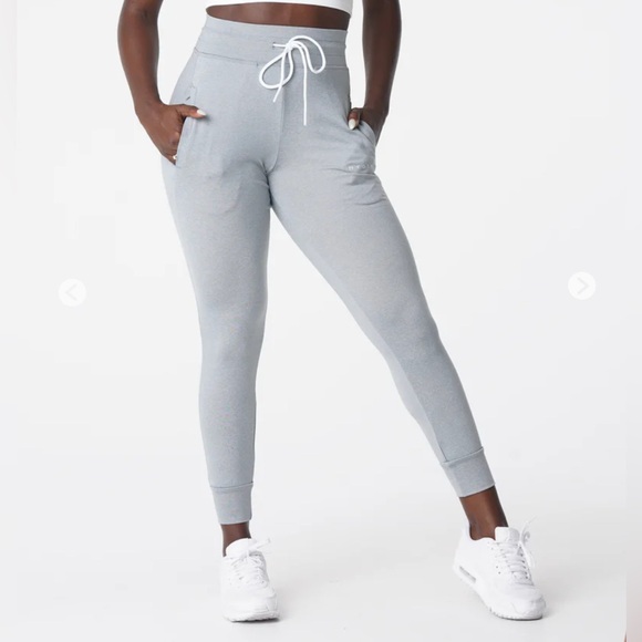 NVGTN joggers size small - Picture 3 of 9